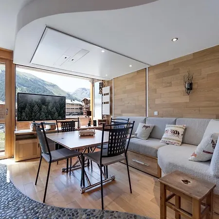 A Very Nice, Very Functional * Val-dʼIsère