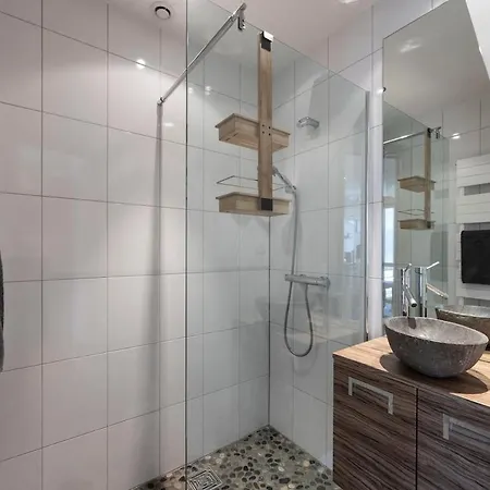 A Very Nice, Very Functional * Val-dʼIsère